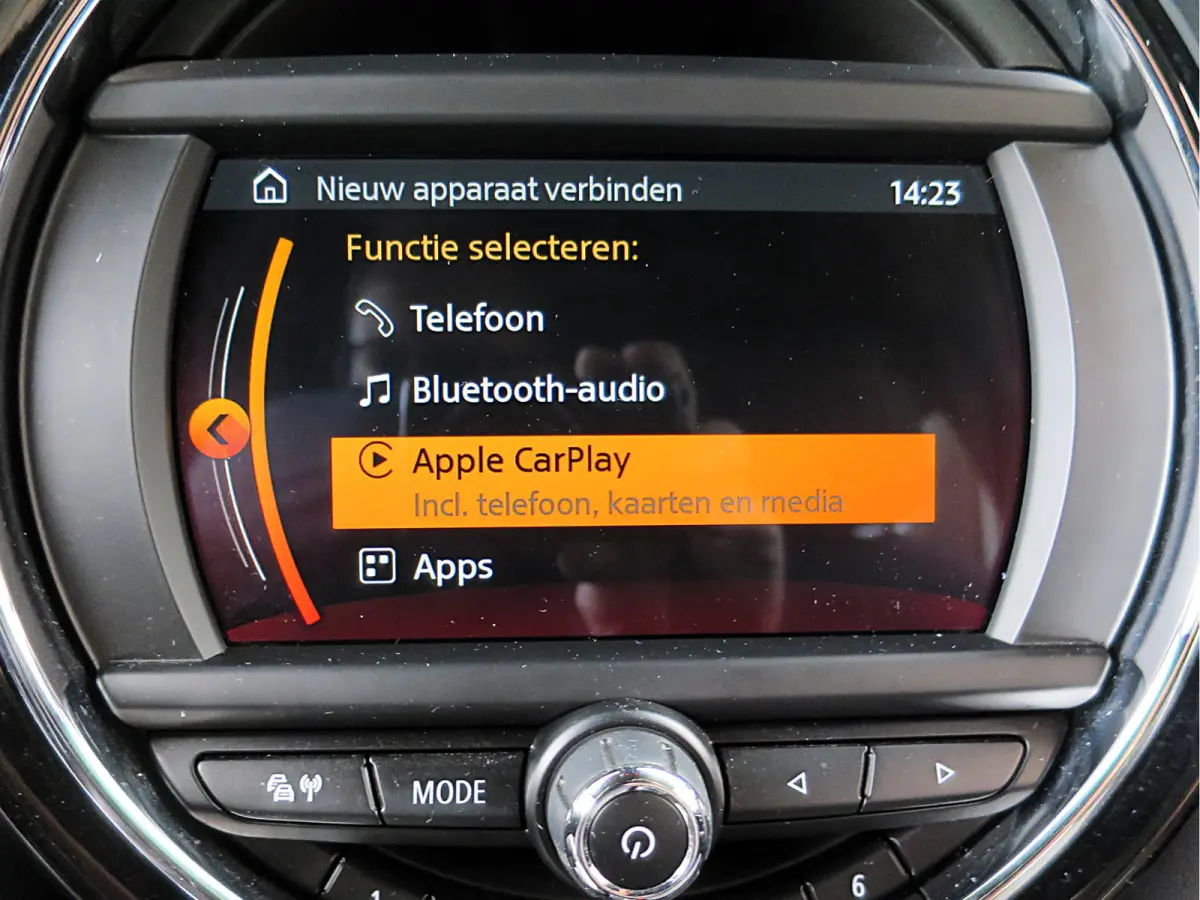 1.5 Salt F56 met Navi, BT, Apple Carplay, Park.ass en 17"