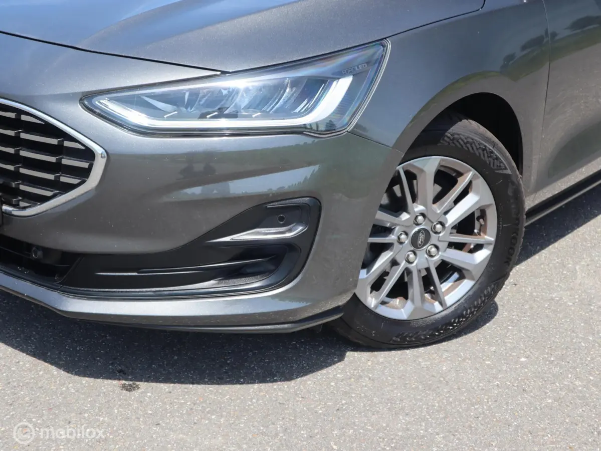 Hatchback EcoBoost Hybrid MHEV 125 PK H6 Groot Groot XXL Navi|Chroom|DonkerGlas|Pdc V+A|Clima