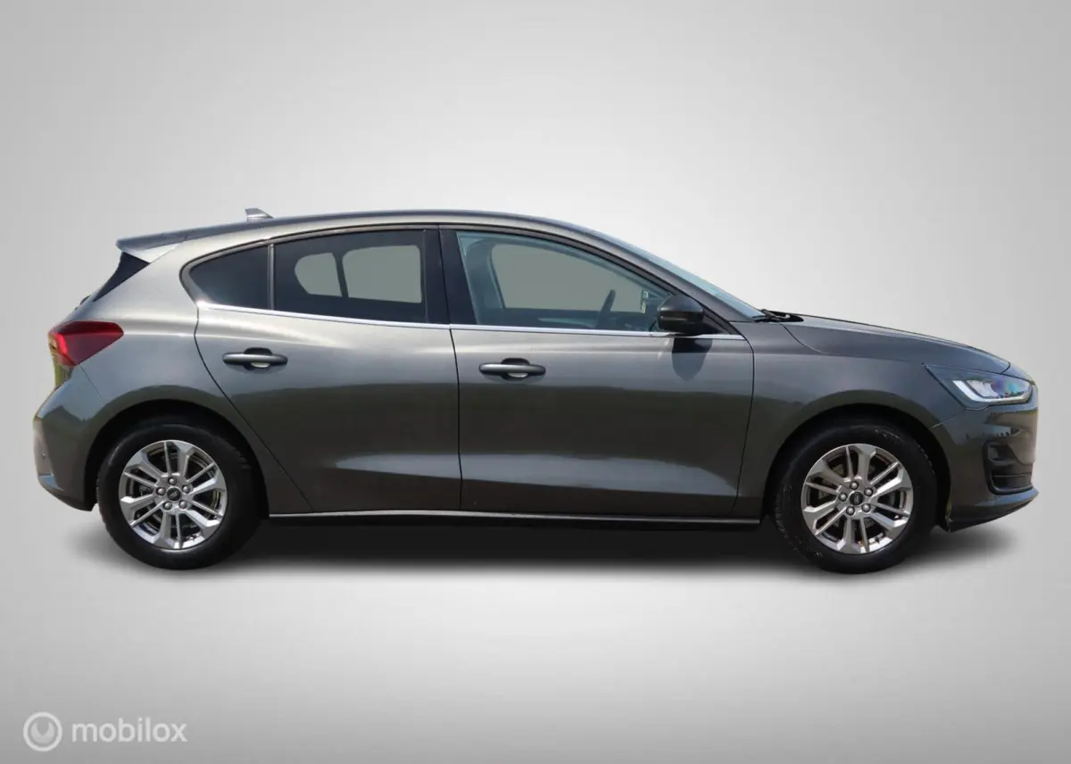 Hatchback EcoBoost Hybrid MHEV 125 PK H6 Groot Groot XXL Navi|Chroom|DonkerGlas|Pdc V+A|Clima
