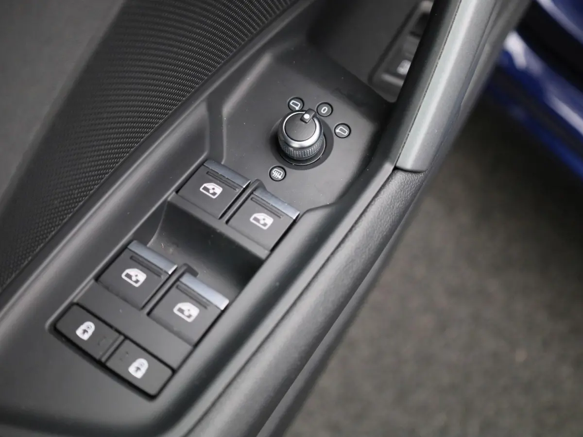40 TFSI e Advanced edition 204 PK | Demo | Cruise control l Airco l Navigatie l Elektr. instel. bestuurd.stoel l Parkeersensoren l Apple Carplay / Android Auto l Audi drive select l