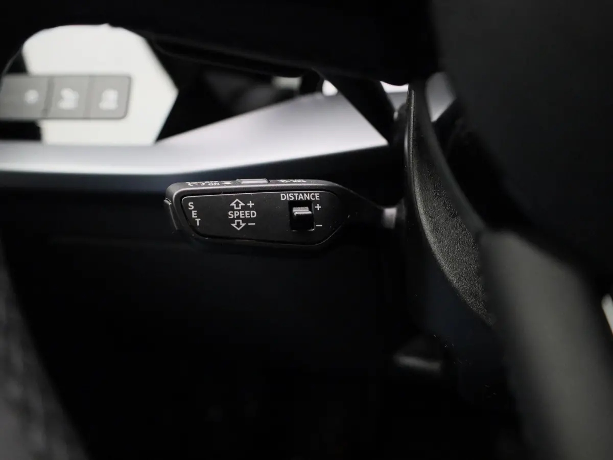 40 TFSI e Advanced edition 204 PK | Demo | Cruise control l Airco l Navigatie l Elektr. instel. bestuurd.stoel l Parkeersensoren l Apple Carplay / Android Auto l Audi drive select l