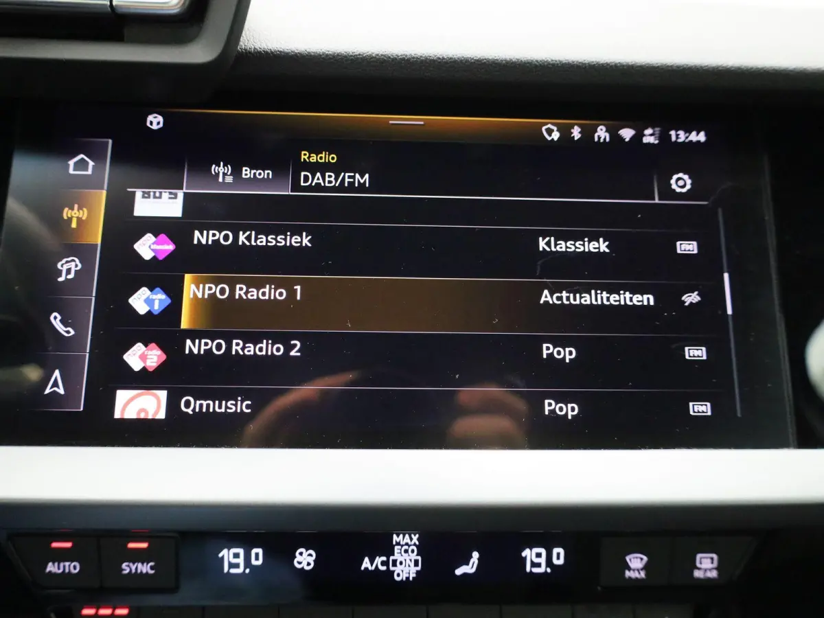 40 TFSI e Advanced edition 204 PK | Demo | Cruise control l Airco l Navigatie l Elektr. instel. bestuurd.stoel l Parkeersensoren l Apple Carplay / Android Auto l Audi drive select l