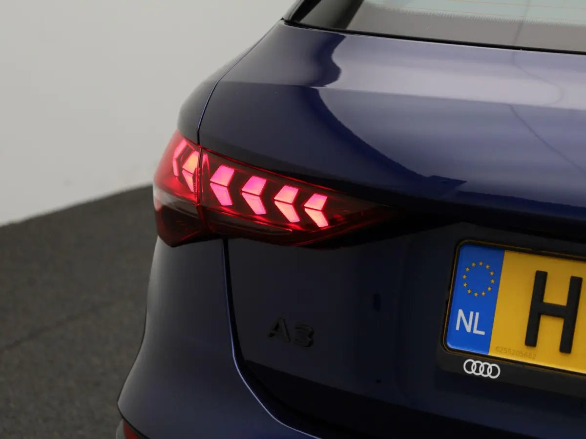 40 TFSI e Advanced edition 204 PK | Demo | Cruise control l Airco l Navigatie l Elektr. instel. bestuurd.stoel l Parkeersensoren l Apple Carplay / Android Auto l Audi drive select l