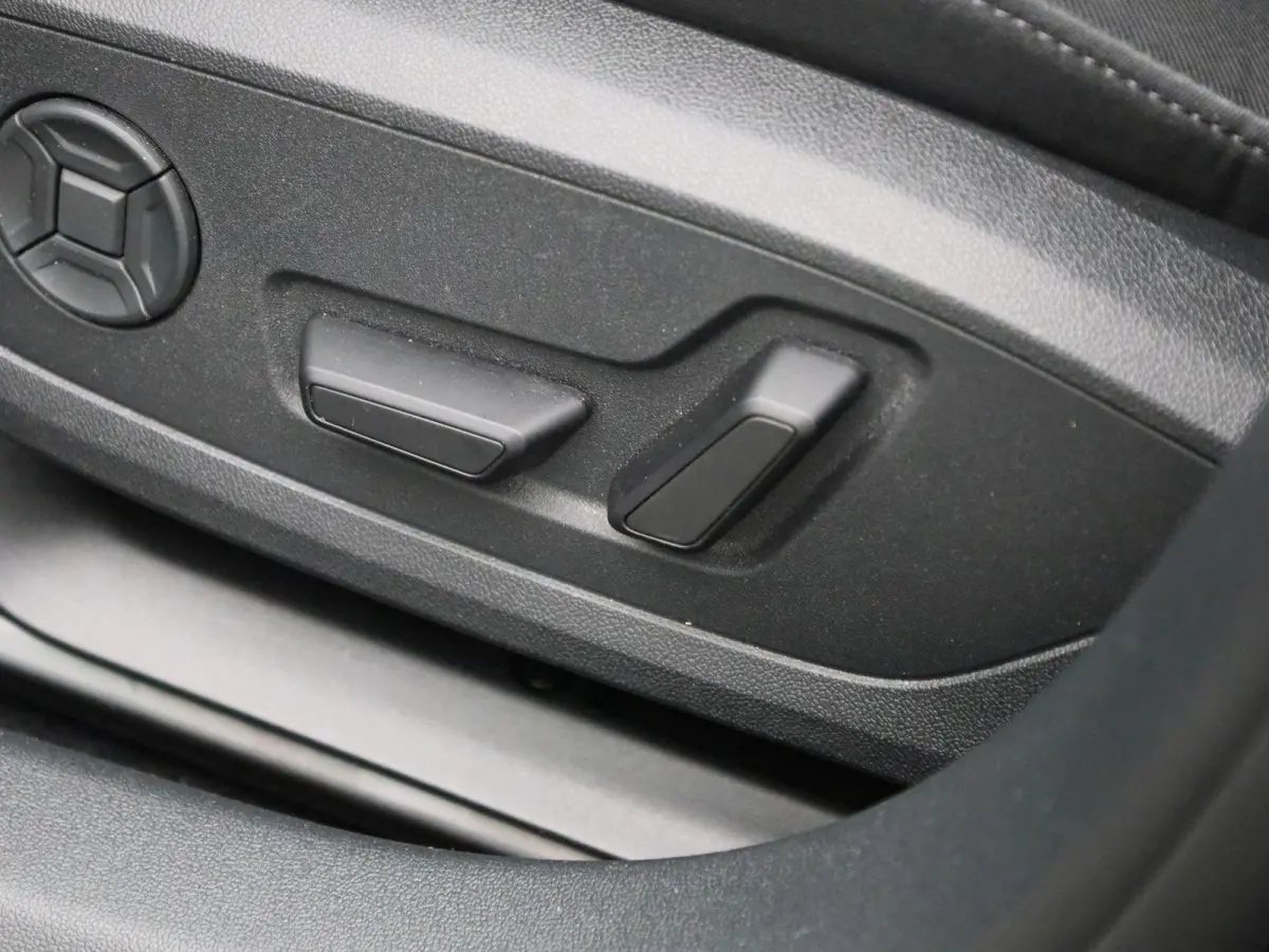 40 TFSI e Advanced edition 204 PK | Demo | Cruise control l Airco l Navigatie l Elektr. instel. bestuurd.stoel l Parkeersensoren l Apple Carplay / Android Auto l Audi drive select l