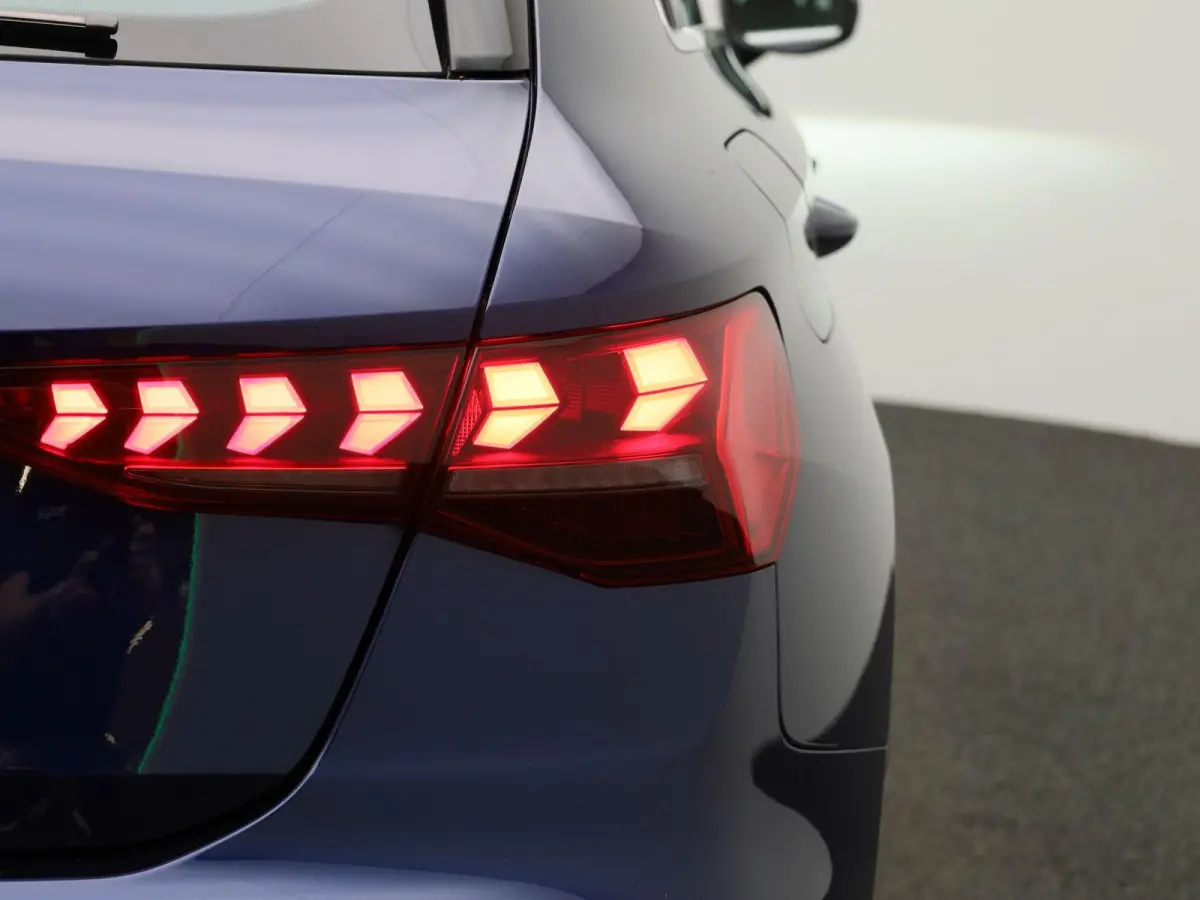 40 TFSI e Advanced edition 204 PK | Demo | Cruise control l Airco l Navigatie l Elektr. instel. bestuurd.stoel l Parkeersensoren l Apple Carplay / Android Auto l Audi drive select l