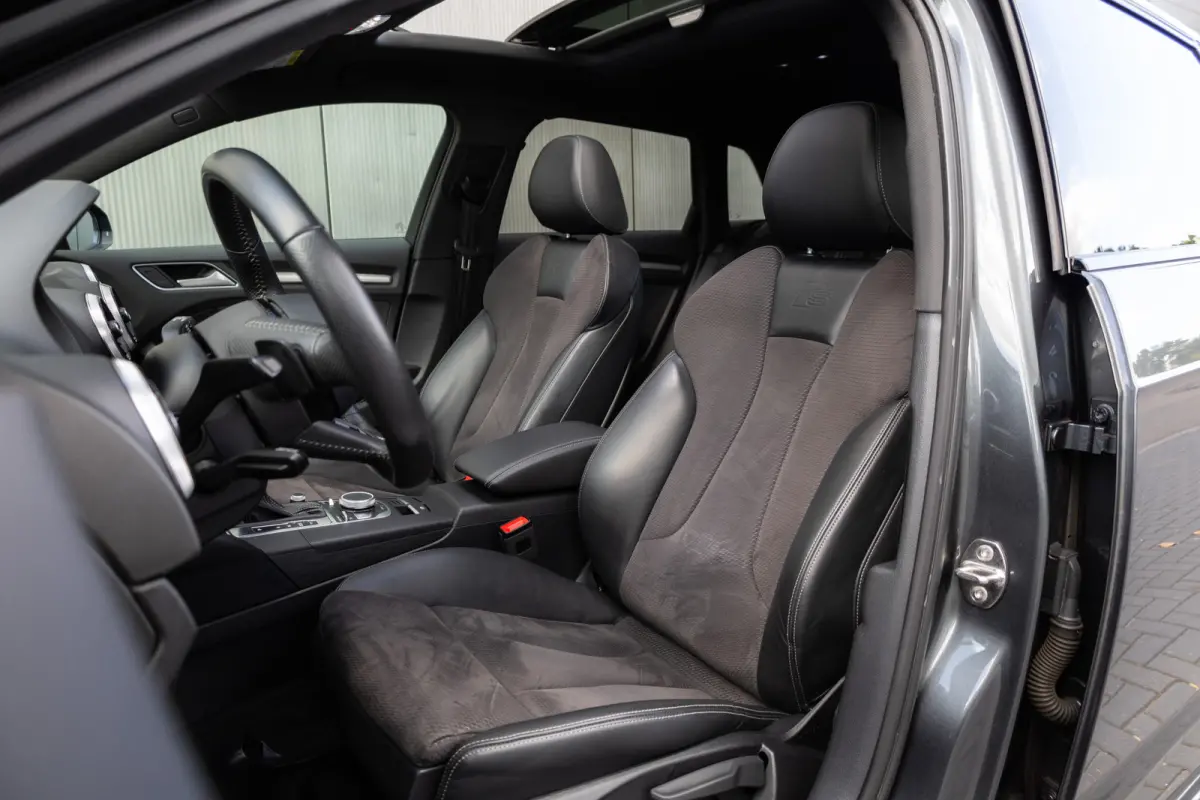 2.0 TFSI 310 pk S3 Quattro Pro Line Plus S-Line /Facelift/ Pano-Dak/ Matrix-Led/ Adap.Cruise/ B&O-Sound/ Dynamic-Steering/ Sport-Stoelen/ Stoel.Verw. Park.Sens/ 19'' LMV