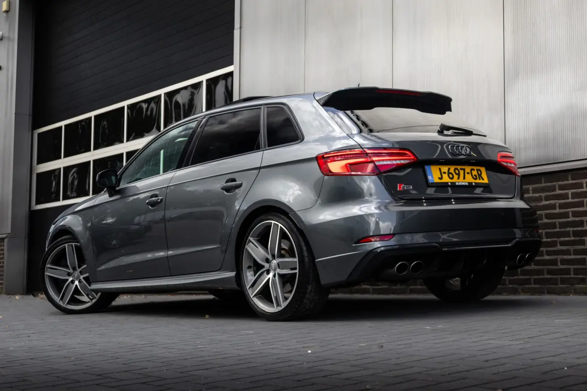 2.0 TFSI 310 pk S3 Quattro Pro Line Plus S-Line /Facelift/ Pano-Dak/ Matrix-Led/ Adap.Cruise/ B&O-Sound/ Dynamic-Steering/ Sport-Stoelen/ Stoel.Verw. Park.Sens/ 19'' LMV