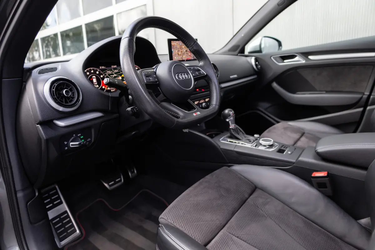 2.0 TFSI 310 pk S3 Quattro Pro Line Plus S-Line /Facelift/ Pano-Dak/ Matrix-Led/ Adap.Cruise/ B&O-Sound/ Dynamic-Steering/ Sport-Stoelen/ Stoel.Verw. Park.Sens/ 19'' LMV