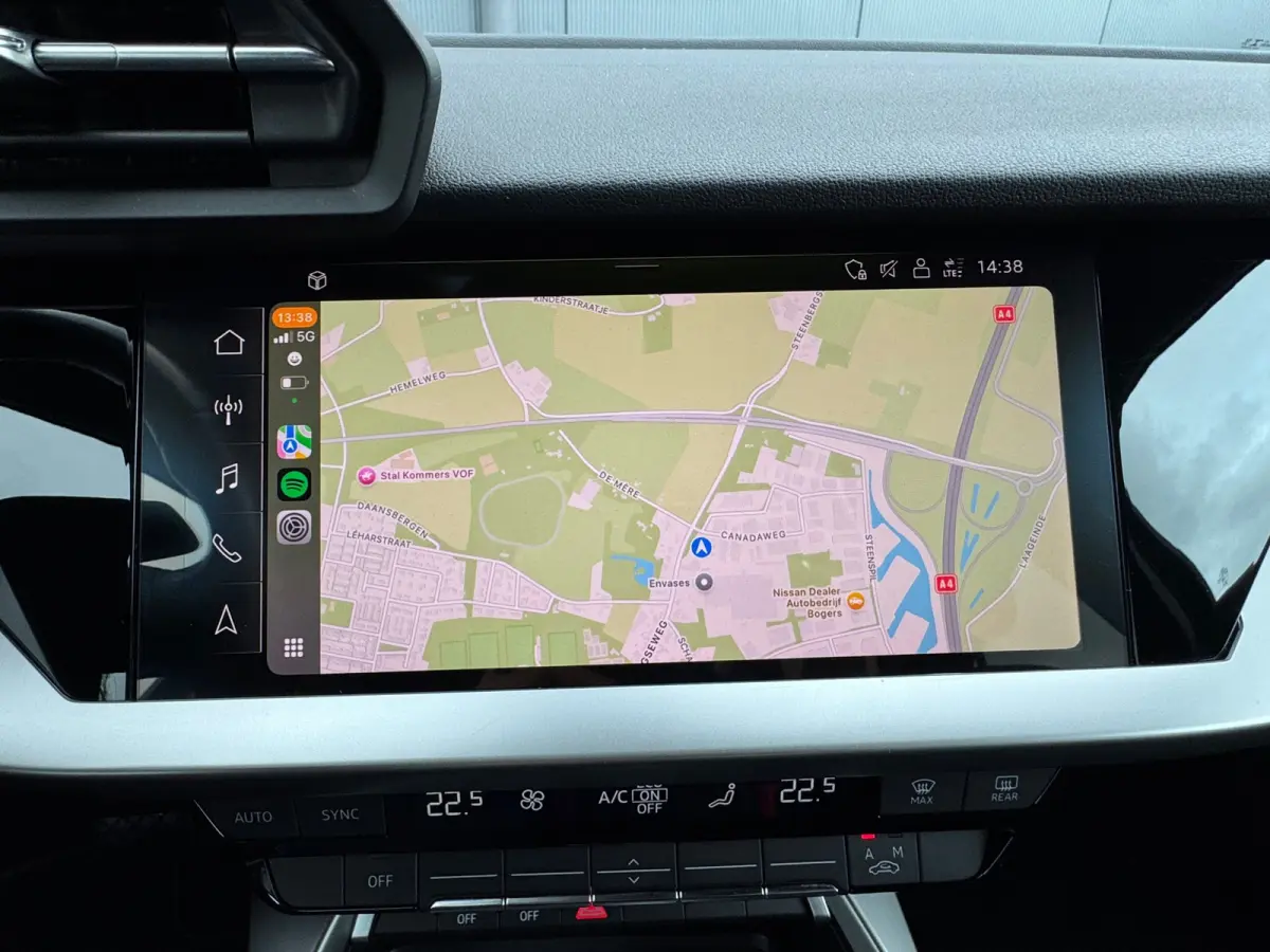 30 TFSI AUTOMAAT * Carplay * Optiek Zwart * Parkeersensoren *