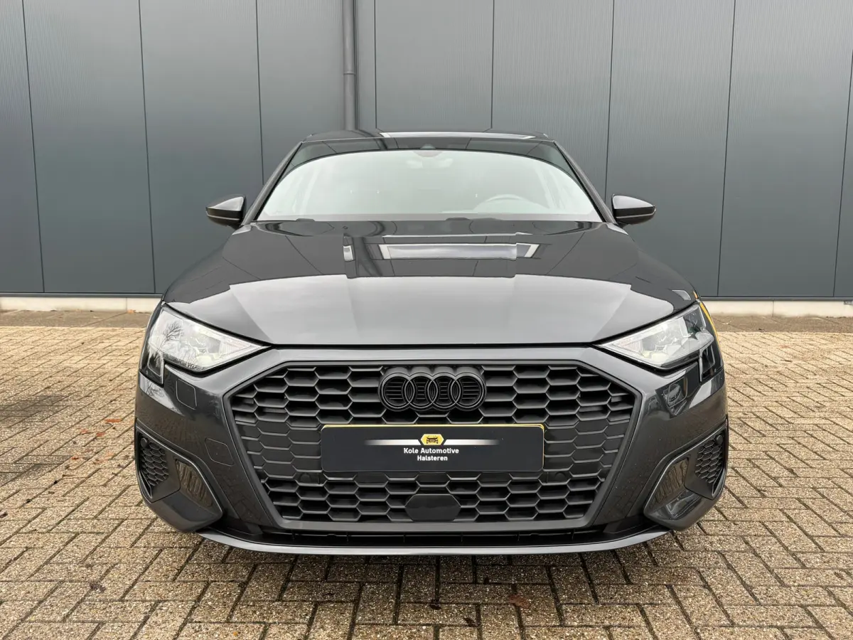 30 TFSI AUTOMAAT * Carplay * Optiek Zwart * Parkeersensoren *