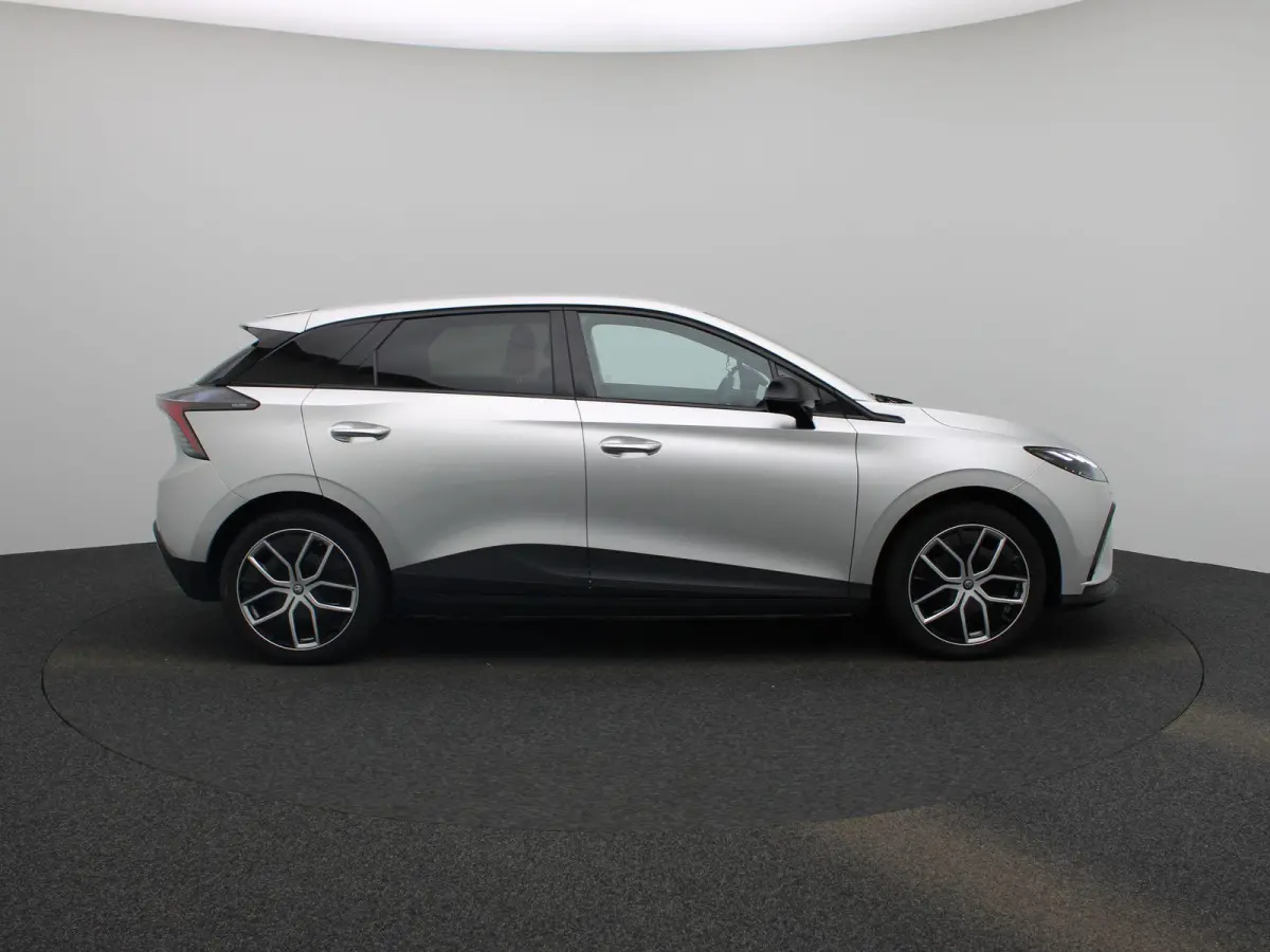 64kWh Luxury Long Range | Navi | 360 Camera | Led Koplampen | Apple Carplay | Keyless Entry & Go |
