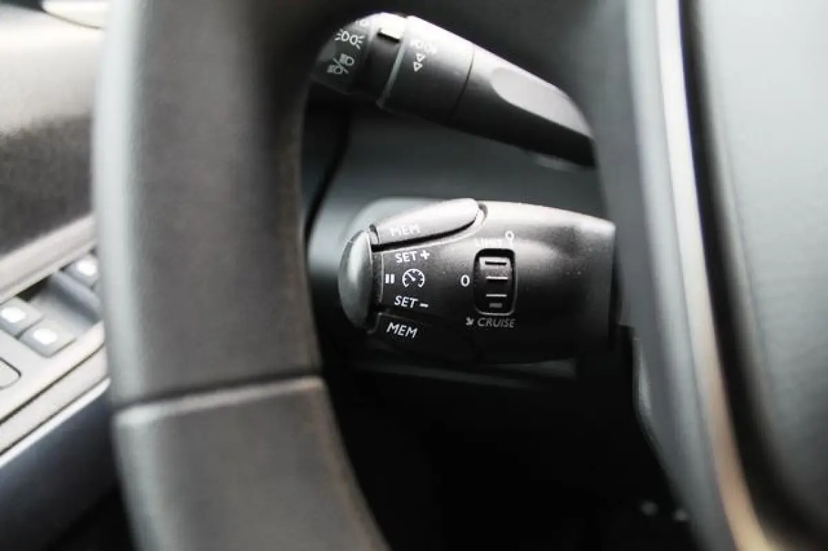 1.2 Puretech Allure | Clima | Navi | Carplay