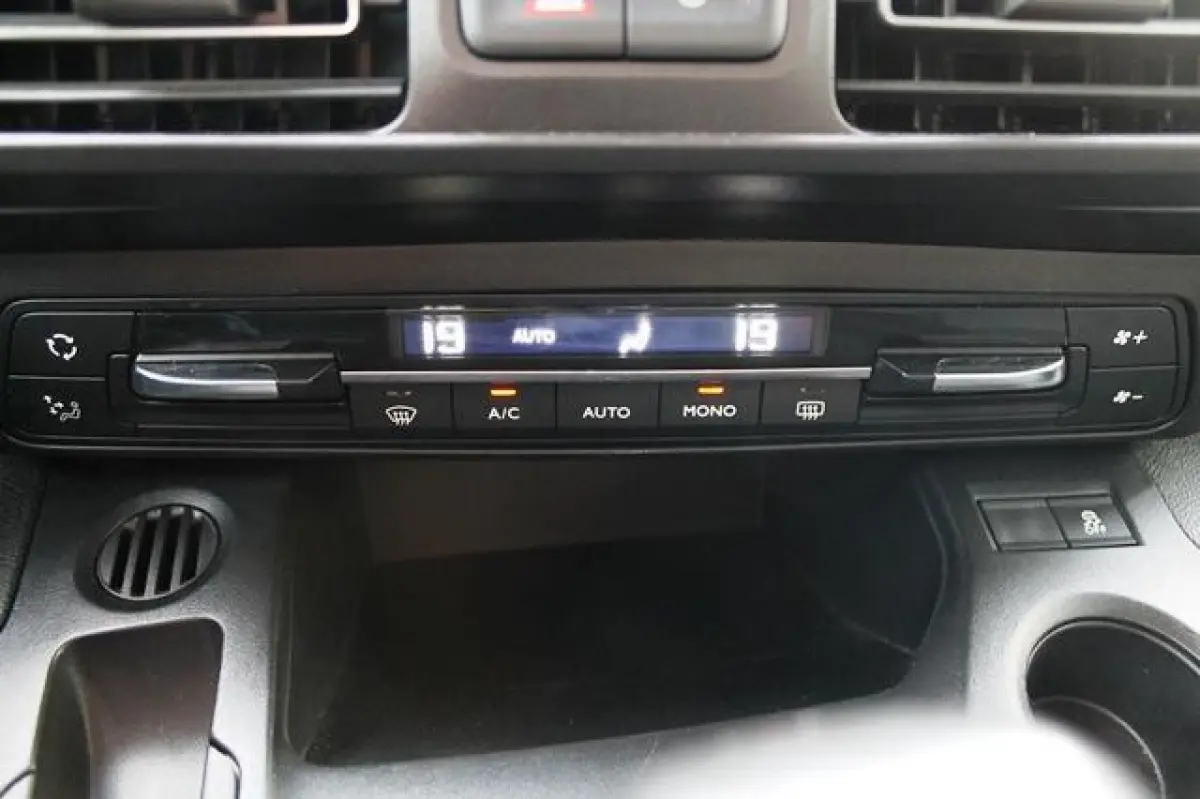 1.2 Puretech Allure | Clima | Navi | Carplay