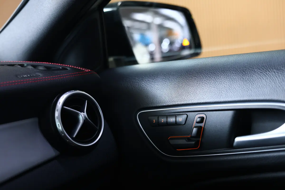 GLA 250 AUTOM 63000km AMG PANODAK LED AFN-TRHAK "15