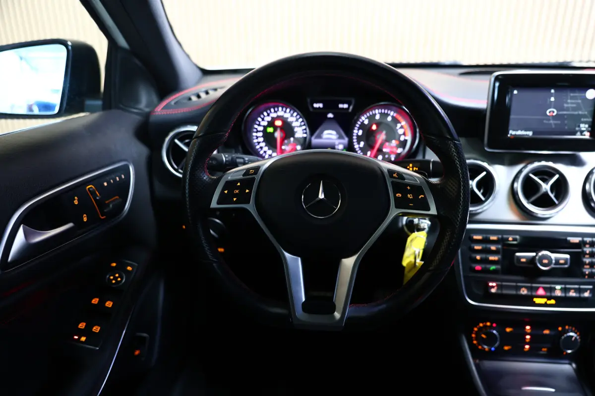 GLA 250 AUTOM 63000km AMG PANODAK LED AFN-TRHAK "15