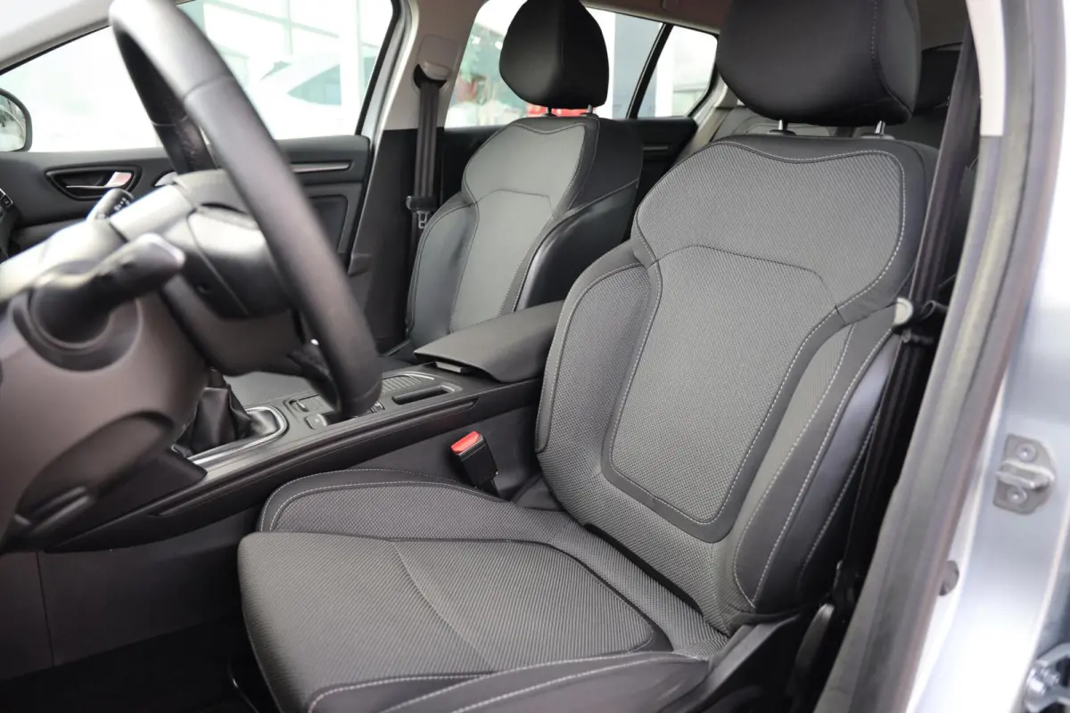 1.3 TCe 140 Equilibre|Navi|Cruise|PDC|Airco|