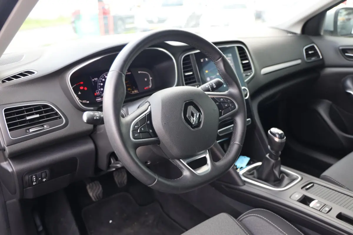 1.3 TCe 140 Equilibre|Navi|Cruise|PDC|Airco|