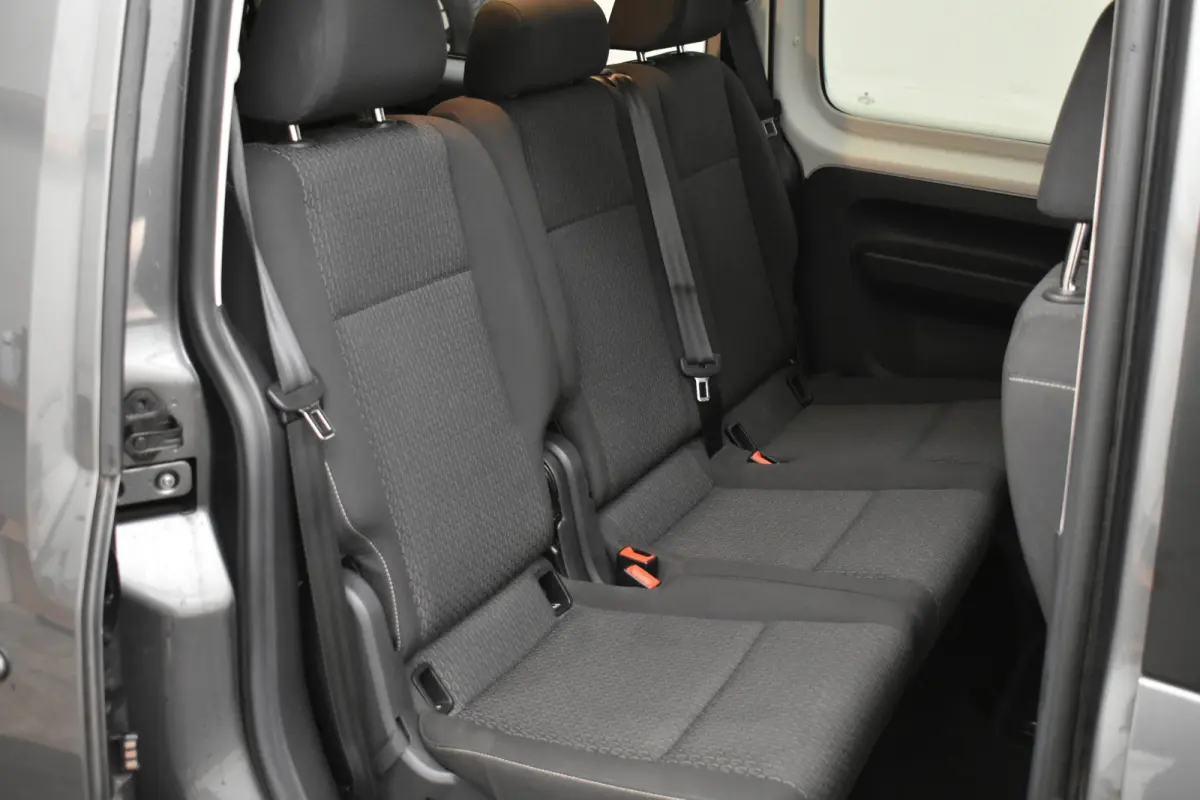 Maxi 1.4 TSI 5+1 Rolstoelauto + Lier Bodem Verlaging Navi PDC Climaat Contr 1x rolstoel totaal 6 personen