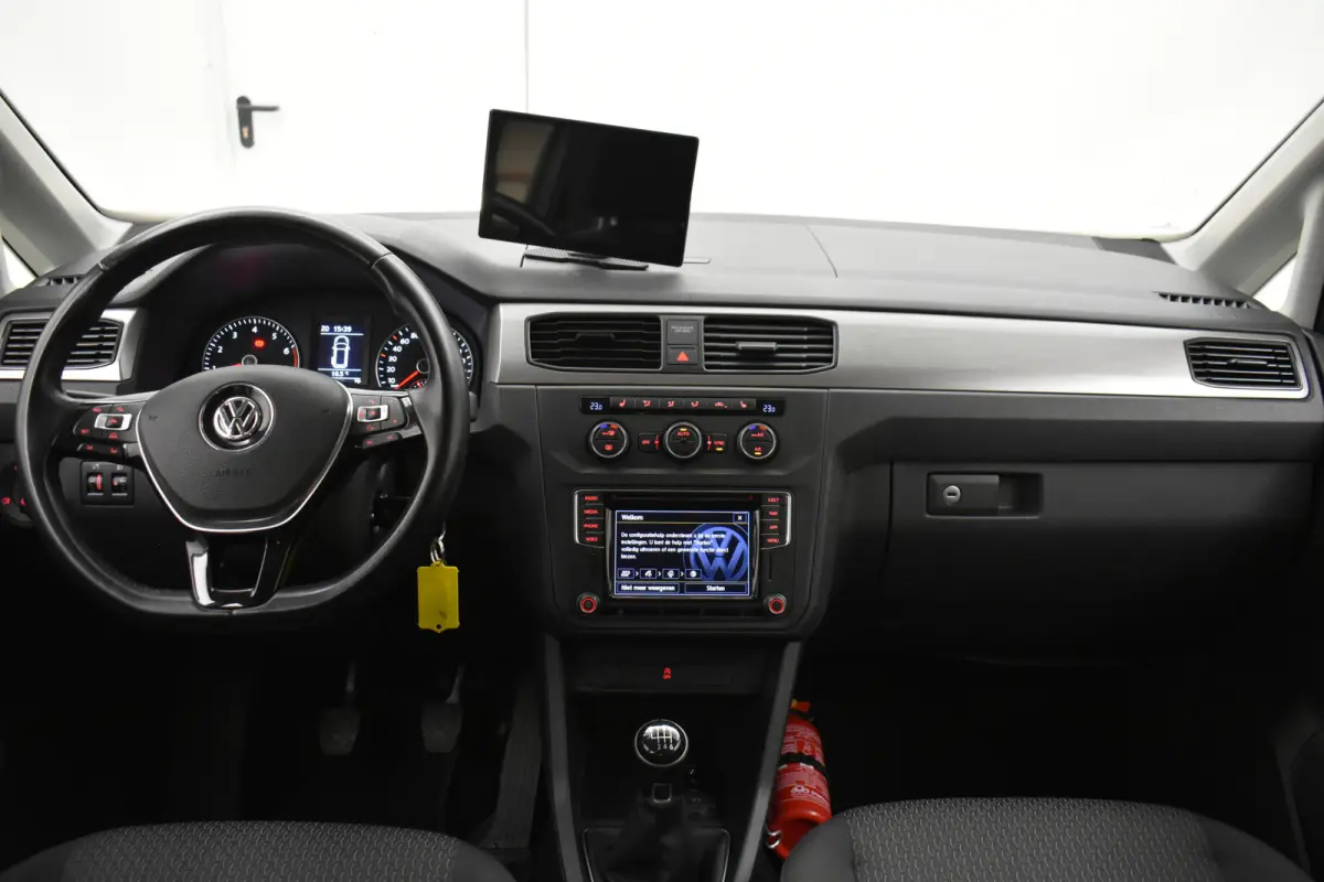 Maxi 1.4 TSI 5+1 Rolstoelauto + Lier Bodem Verlaging Navi PDC Climaat Contr 1x rolstoel totaal 6 personen