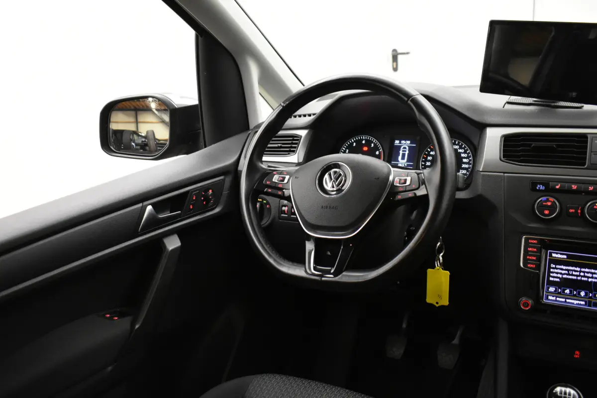 Maxi 1.4 TSI 5+1 Rolstoelauto + Lier Bodem Verlaging Navi PDC Climaat Contr 1x rolstoel totaal 6 personen