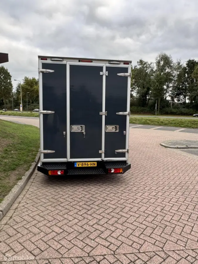 LOWLINER VERKOOPWAGEN FOODTRUCK LEASE € 249,- P/M bestel T35 2.3 dCi L3H2 Energy