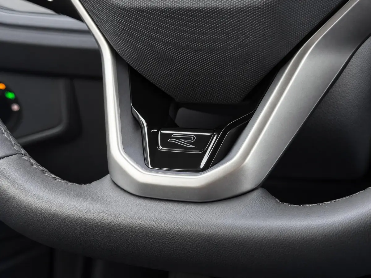 1.0 TSI R-Line |Camera |Virtual display |IQ Light |Keyless |Stoelverw. |ACC