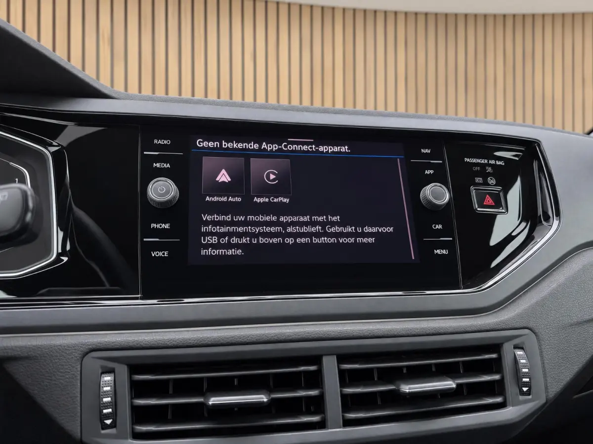 1.0 TSI R-Line |Camera |Virtual display |IQ Light |Keyless |Stoelverw. |ACC
