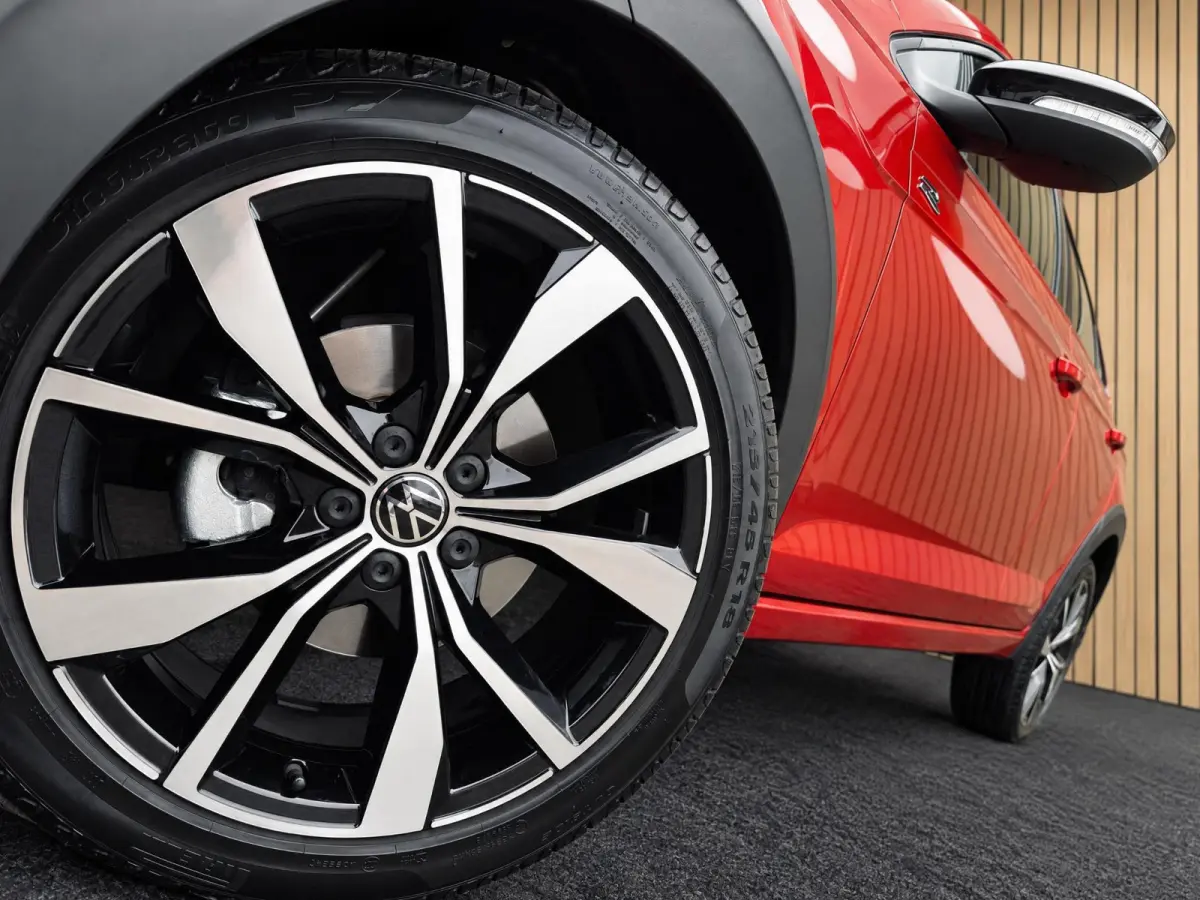 1.0 TSI R-Line |Camera |Virtual display |IQ Light |Keyless |Stoelverw. |ACC