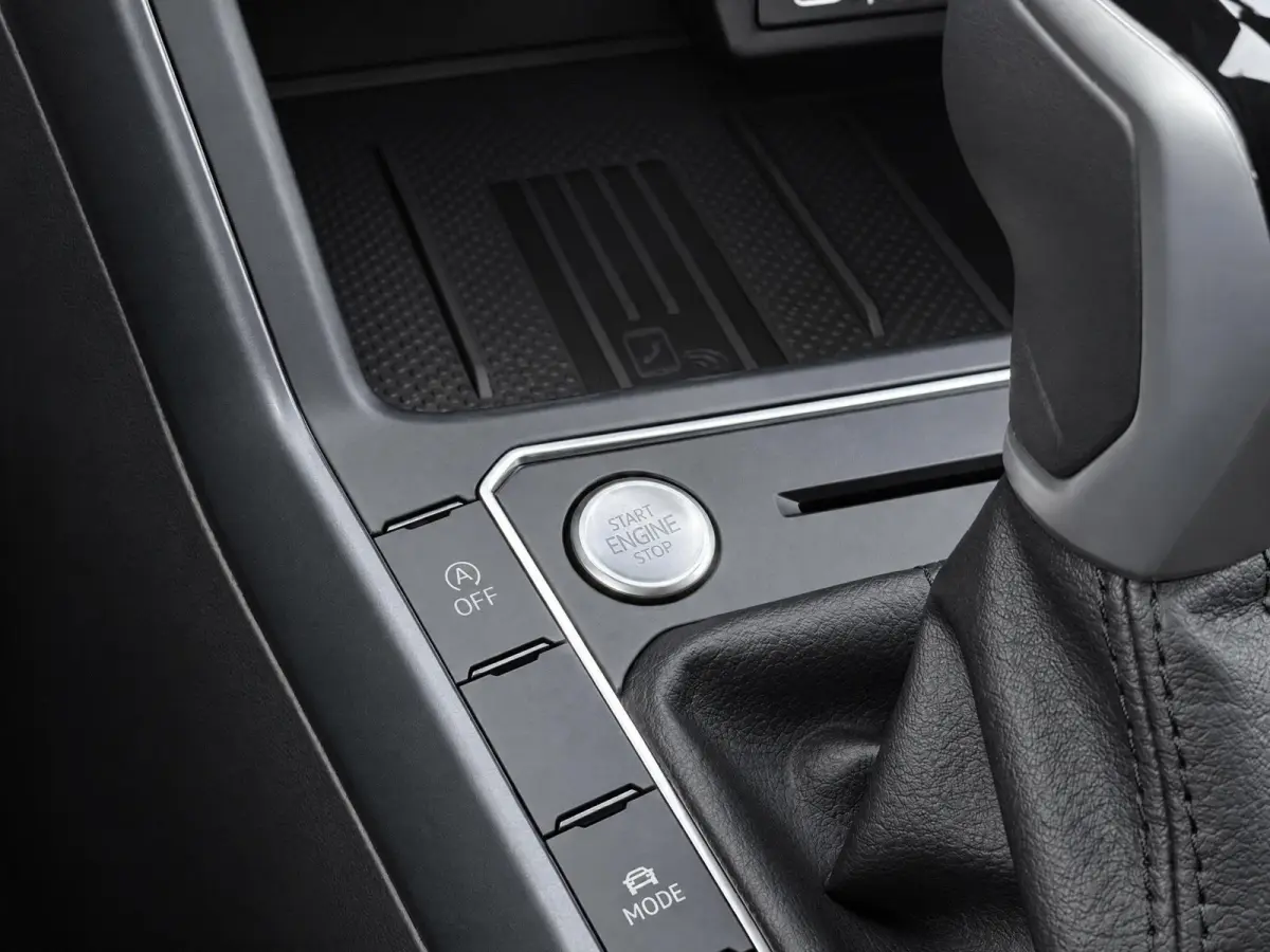 1.0 TSI R-Line |Camera |Virtual display |IQ Light |Keyless |Stoelverw. |ACC