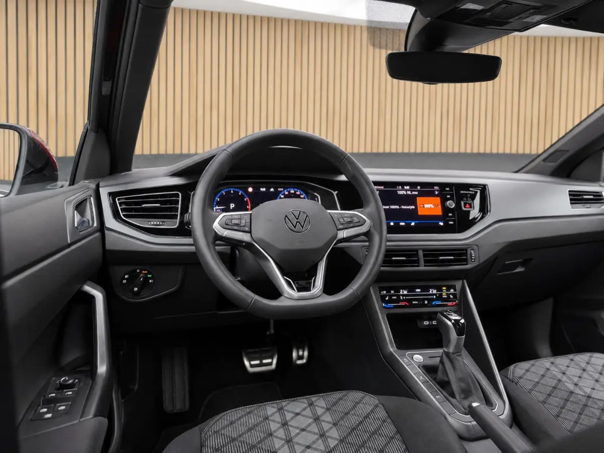 1.0 TSI R-Line |Camera |Virtual display |IQ Light |Keyless |Stoelverw. |ACC