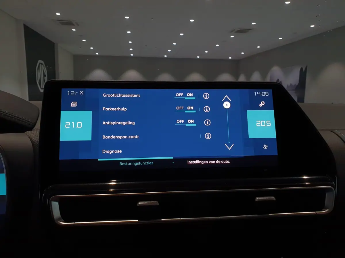 1.6 Plug-in Hybrid Plus 225 Full options | Automaat | Climate Control | Lederen Stoelen Elek. Verstelbaar + Massage | Stoel/Stuur Verwarming | Elek. Schuif/Kantel Dak | Elek. Kofferklep | Fu
