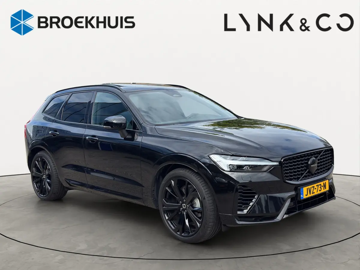 T6 Plug-in hybrid AWD Plus Black Edition | Luchtvering | Pano | Trekhaak | Extra getint glas | Blis | Achterbankverwarming |