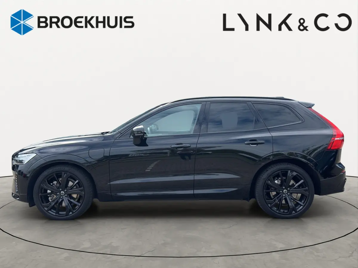 T6 Plug-in hybrid AWD Plus Black Edition | Luchtvering | Pano | Trekhaak | Extra getint glas | Blis | Achterbankverwarming |