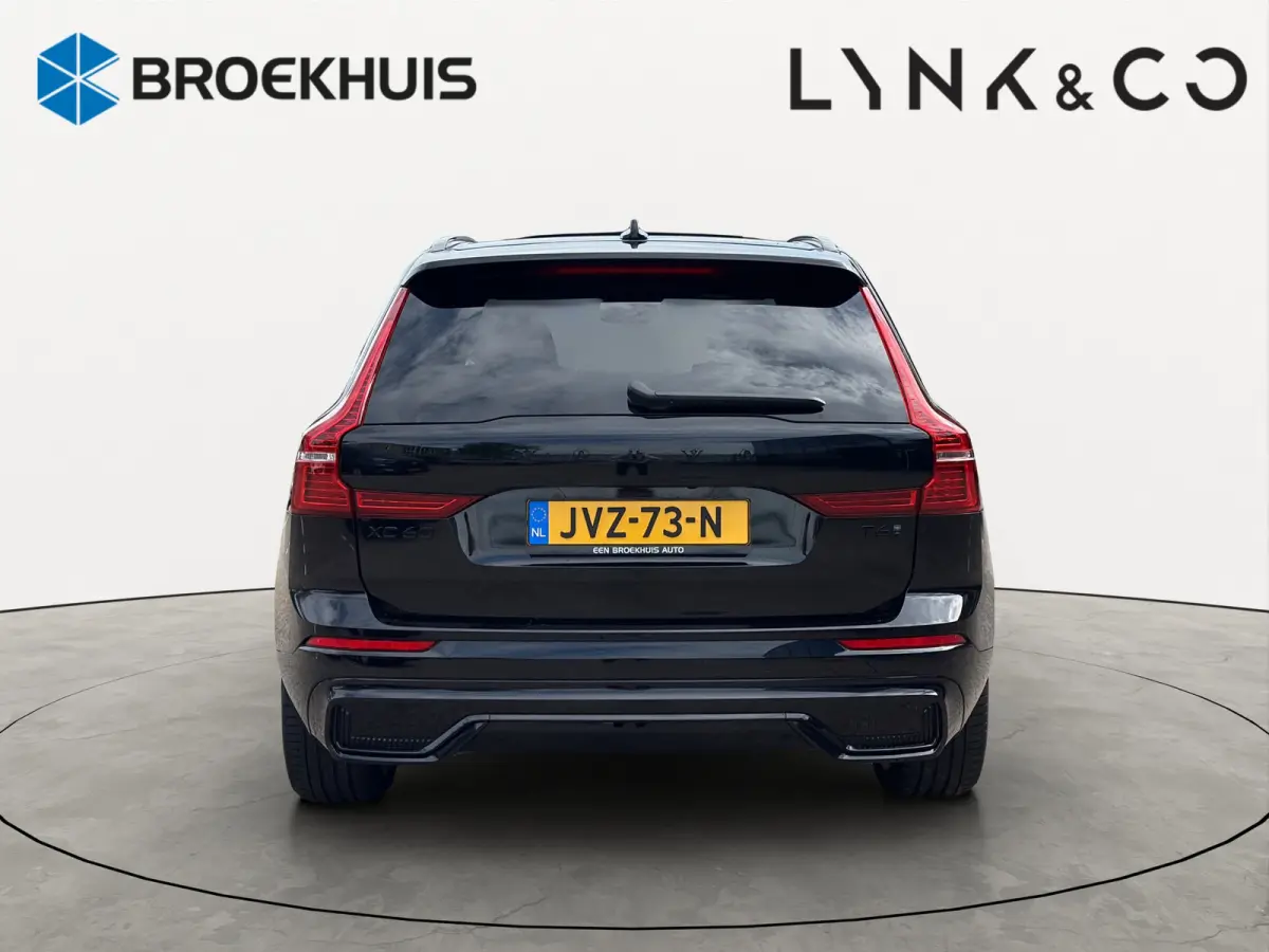T6 Plug-in hybrid AWD Plus Black Edition | Luchtvering | Pano | Trekhaak | Extra getint glas | Blis | Achterbankverwarming |