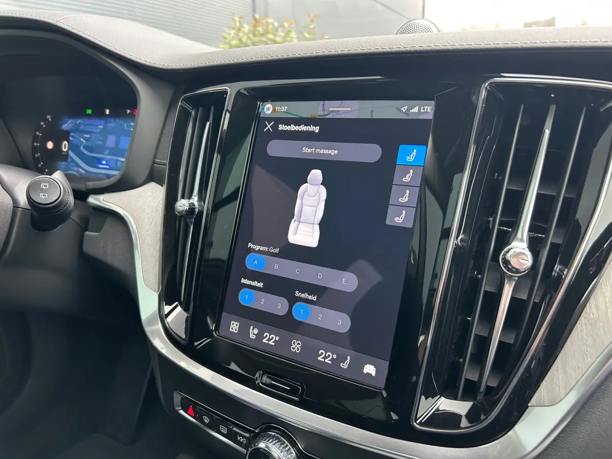 2.0 T8 Plug-in hybrid AWD Ultra Dark | Bowers & Wilkins | Massage stoelen | Gelamineerd glas | HUD | 19" 5-triplespaaks