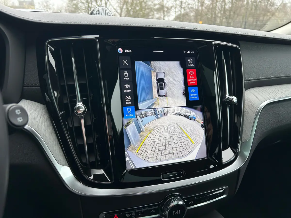 2.0 T8 Plug-in hybrid AWD Ultra Dark | Bowers & Wilkins | Massage stoelen | Gelamineerd glas | HUD | 19" 5-triplespaaks