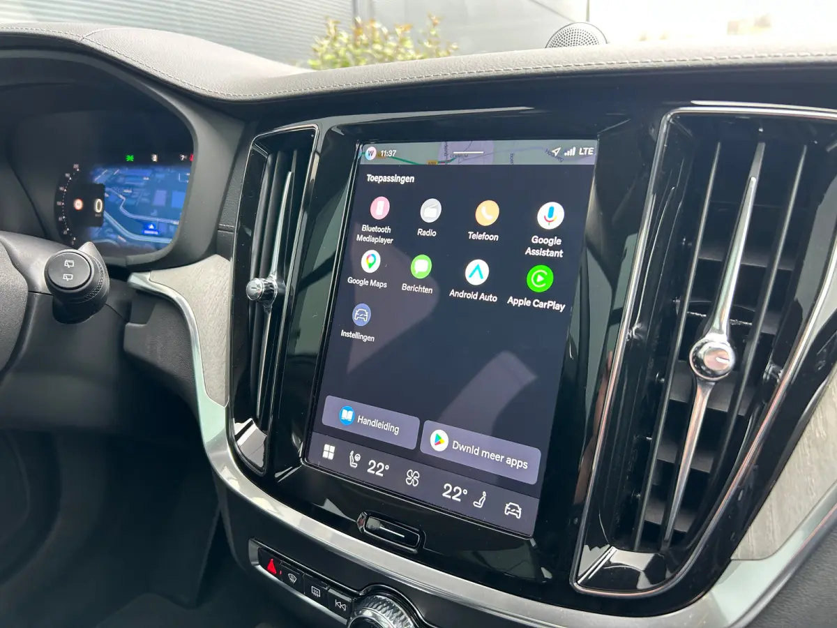 2.0 T8 Plug-in hybrid AWD Ultra Dark | Bowers & Wilkins | Massage stoelen | Gelamineerd glas | HUD | 19" 5-triplespaaks