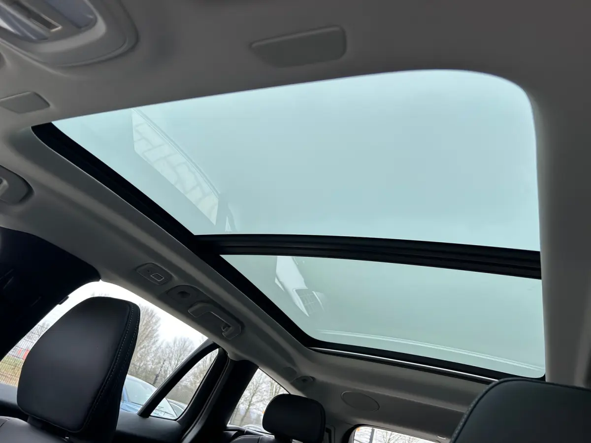 2.0 T8 Plug-in hybrid AWD Ultra Dark | Bowers & Wilkins | Massage stoelen | Gelamineerd glas | HUD | 19" 5-triplespaaks