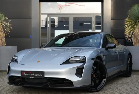 Turbo S | 761 PK | Panoramadak | Burmester 3D | Carbon | Achterasbesturing | Porsche Taycan Turbo S met 761 PK, elektrische aandrijving, panoramadak, Burmester 3D High-End Surround Sound Sys