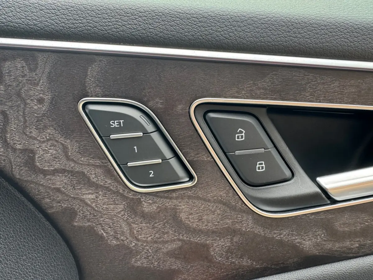 55 TFSI QUATTRO * S-line * Panoramadak * Stoel koeling/verwarming * Stoel/spiegel memory *