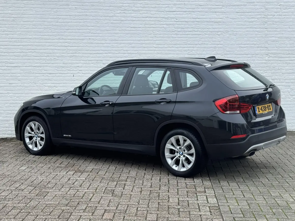 SDrive18i Cruise control Climate control Navigatie Stoelverwarming