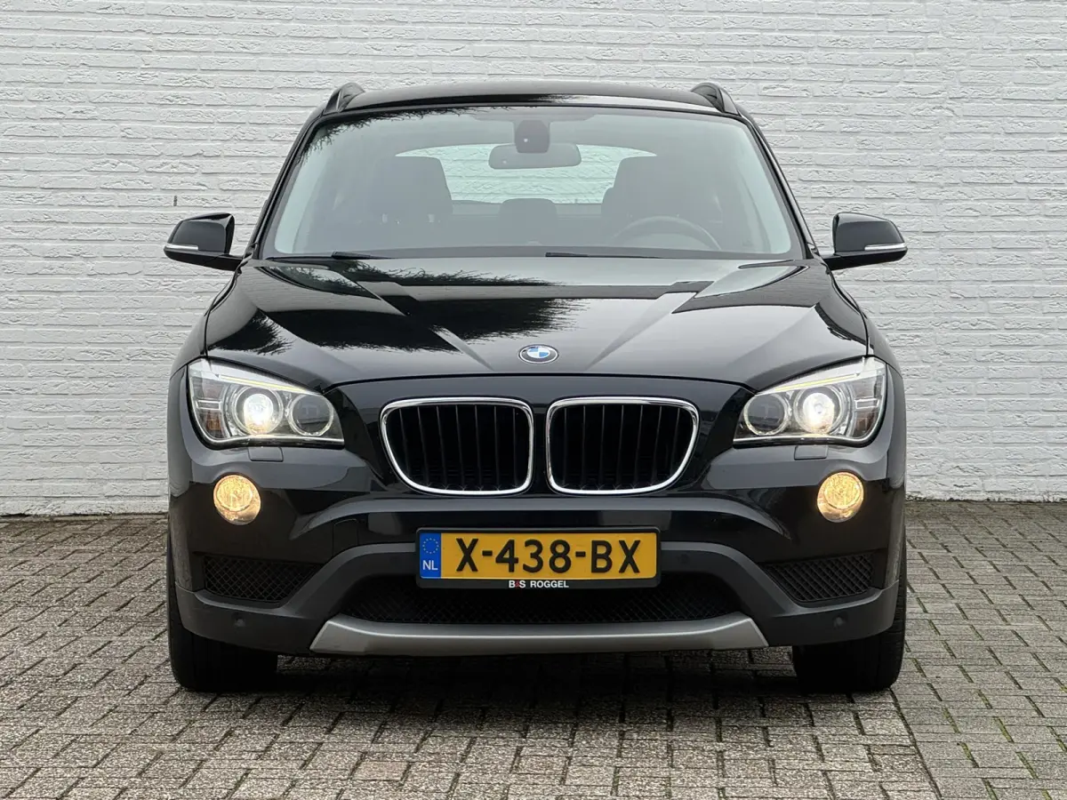 SDrive18i Cruise control Climate control Navigatie Stoelverwarming