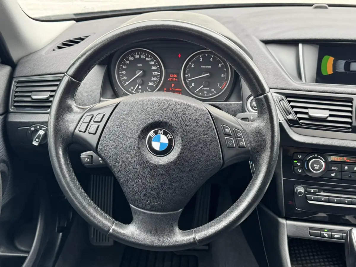 SDrive18i Cruise control Climate control Navigatie Stoelverwarming