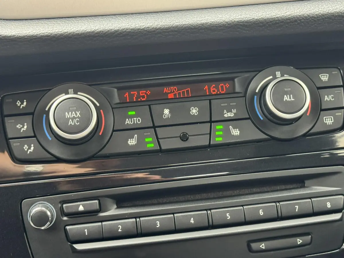 SDrive18i Cruise control Climate control Navigatie Stoelverwarming