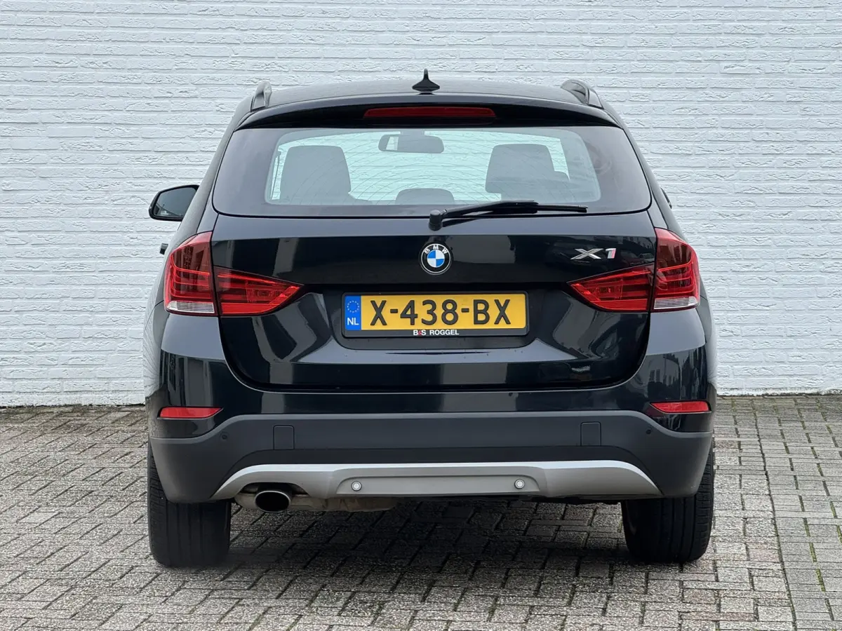 SDrive18i Cruise control Climate control Navigatie Stoelverwarming