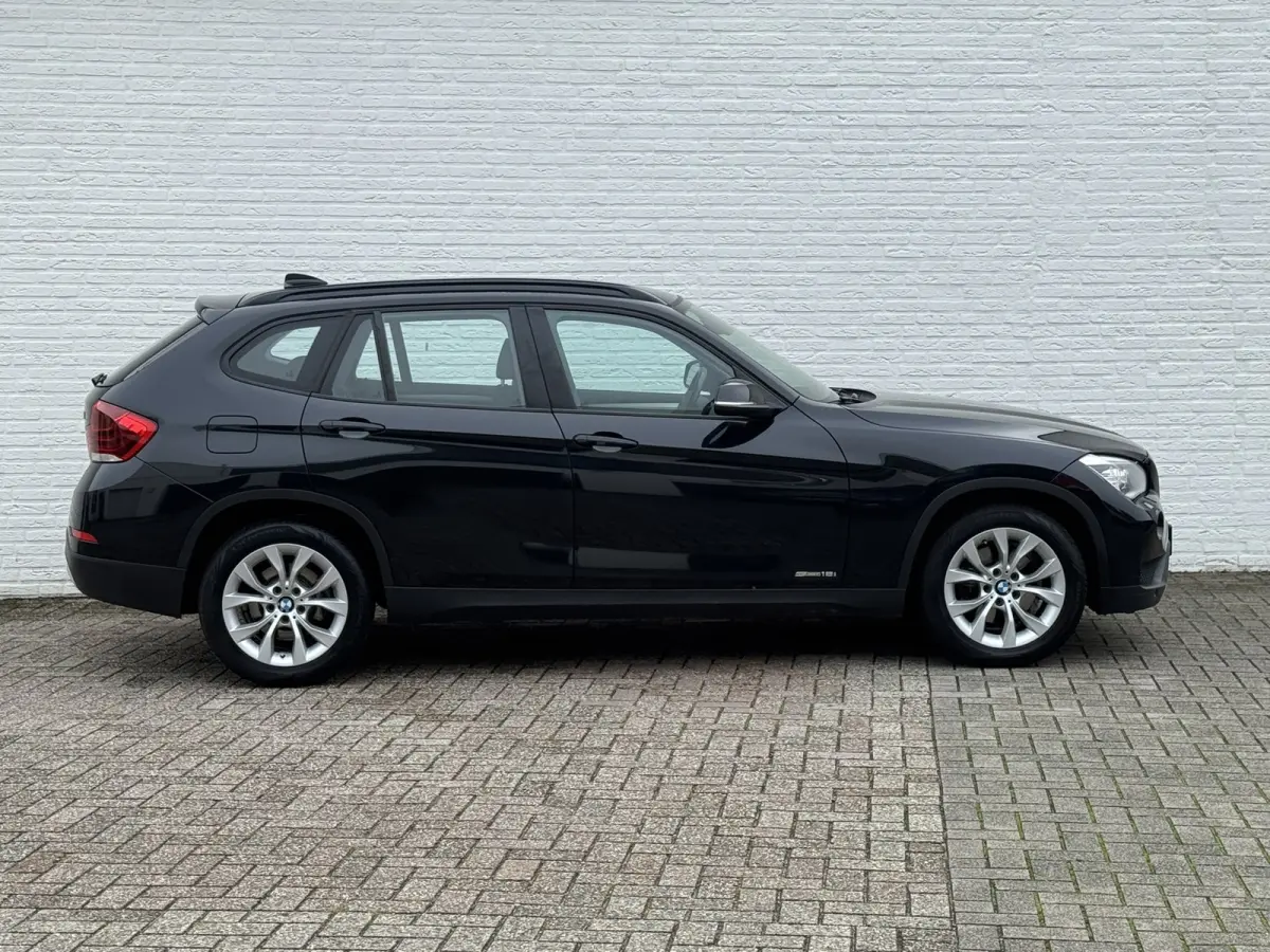 SDrive18i Cruise control Climate control Navigatie Stoelverwarming