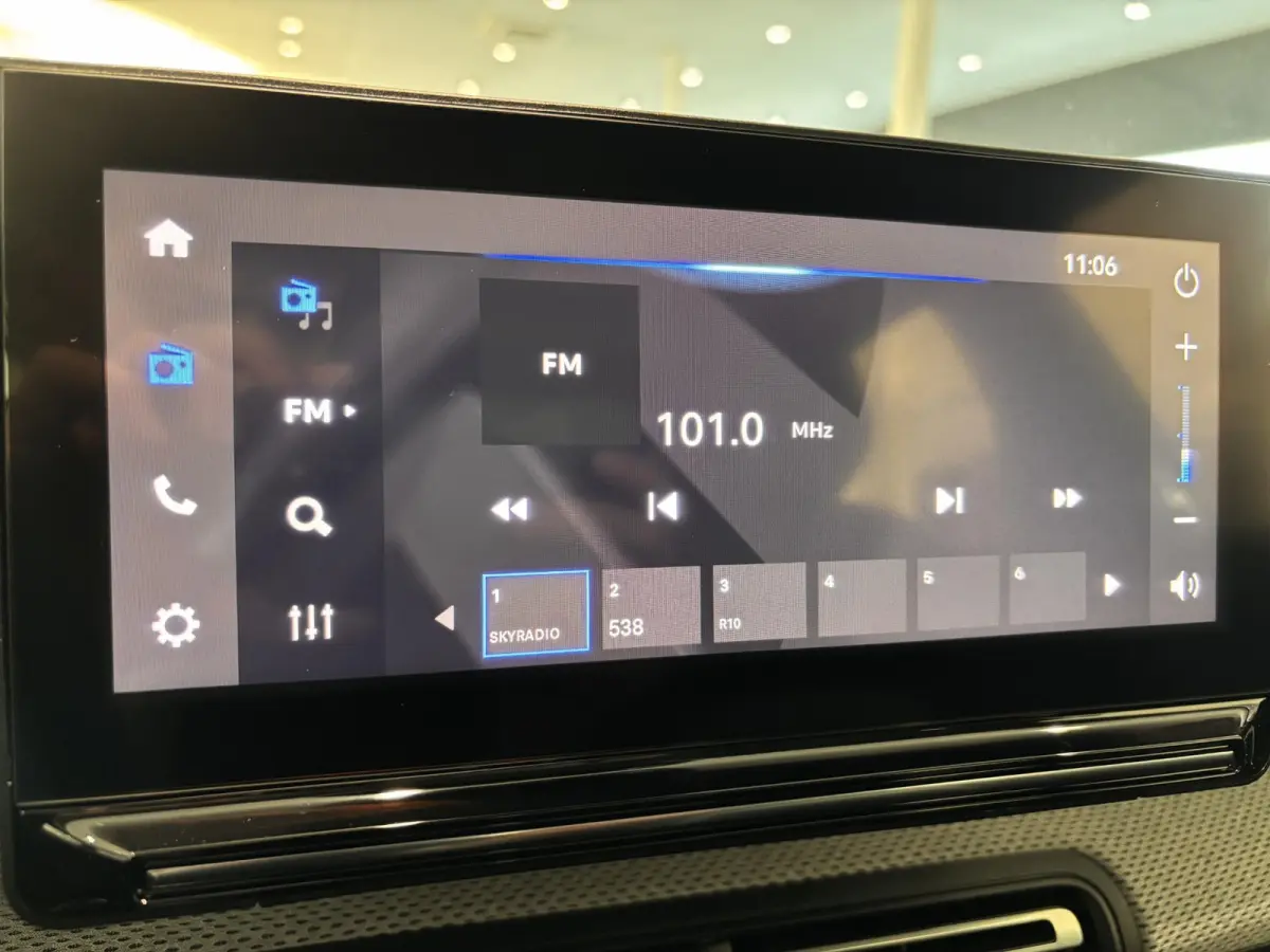 Turbo Plus Hoge instap Airco | Apple Carplay / Android Auto | Parkeersensoren Achter | Spiegels Elektrisch Verstelbaar / Verwarmd | Direct uit Voorraad Leverbaar!