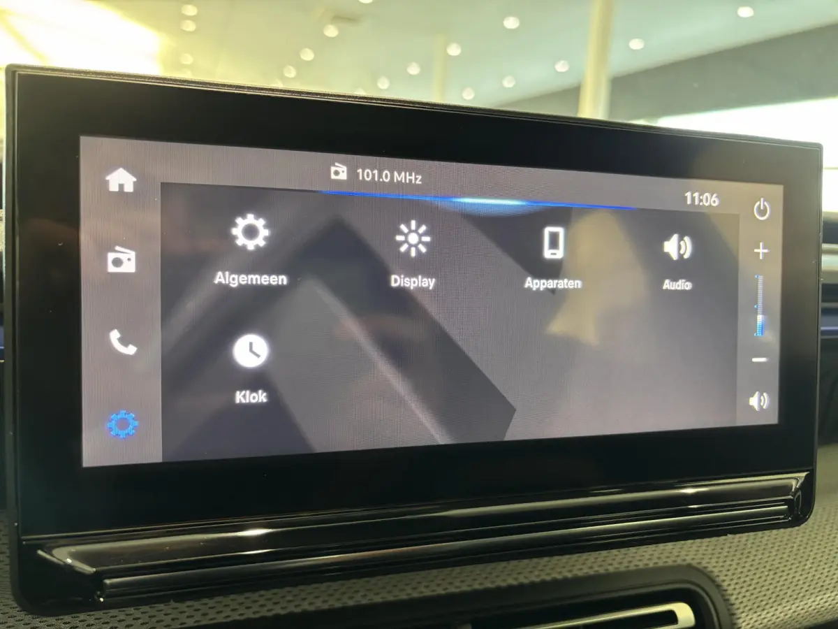 Turbo Plus Hoge instap Airco | Apple Carplay / Android Auto | Parkeersensoren Achter | Spiegels Elektrisch Verstelbaar / Verwarmd | Direct uit Voorraad Leverbaar!