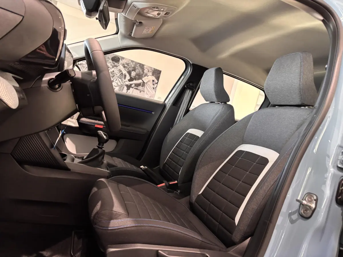 Turbo Plus Hoge instap Airco | Apple Carplay / Android Auto | Parkeersensoren Achter | Spiegels Elektrisch Verstelbaar / Verwarmd | Direct uit Voorraad Leverbaar!