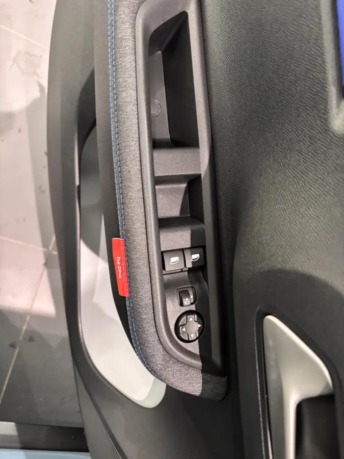 Turbo Plus Hoge instap Airco | Apple Carplay / Android Auto | Parkeersensoren Achter | Spiegels Elektrisch Verstelbaar / Verwarmd | Direct uit Voorraad Leverbaar!